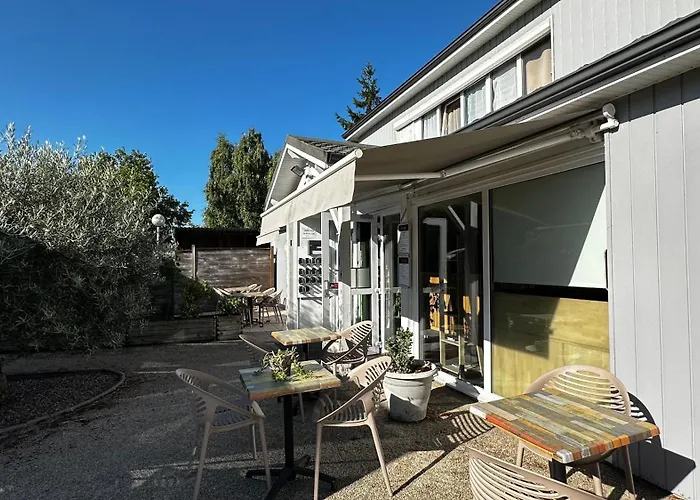 Fasthotel 호텔 라발